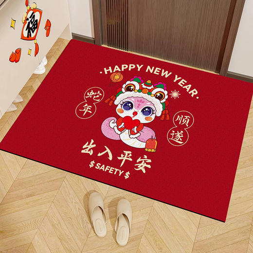 【马年限定❗️纳福喜庆红地毯】柔软舒适，毯面厚实，新年春节卡通生肖水晶绒入户门垫家用玄关地垫耐磨易打理门口脚垫年货 商品图6