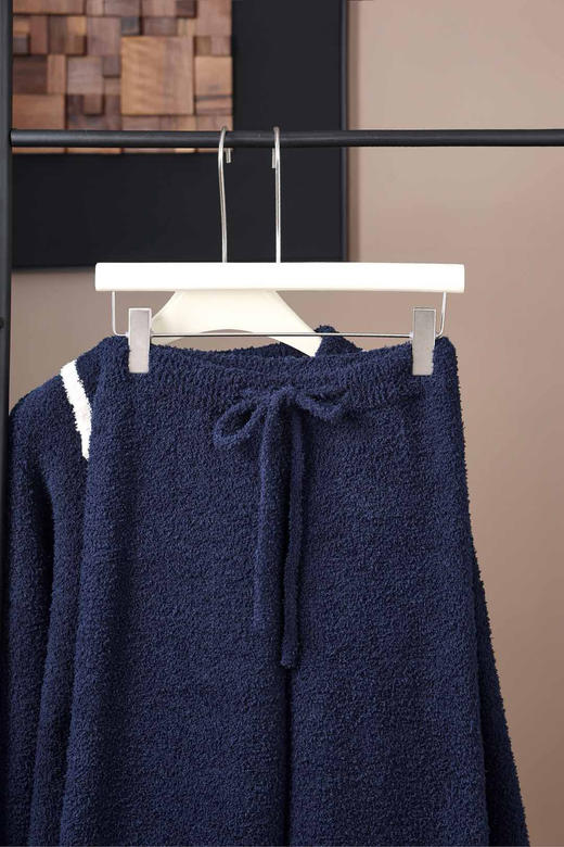 【小熊同款】2025新款睡衣女秋冬加厚翻领高领保暖家居服套装
云感暖融融半边绒 绵密松软 商品图6