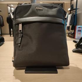 HUGO BOSS 斜跨包男  50536491-001 黑色.