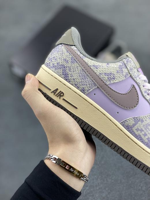 福利来袭!! 过年该买新鞋咯~ 蛇年限定Nike Air Force 1 Low  蛇鳞紫灰 颜色超美，经典空军版型 百搭不挑人 原楦头原纸板 打造纯正空军版型 商品图4
