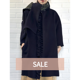 TYNVIE 连围巾木耳边廓形大衣- 藏青色