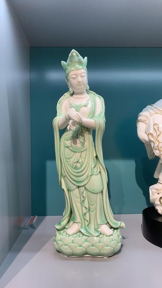 不肯去观音(青釉) 商品图0