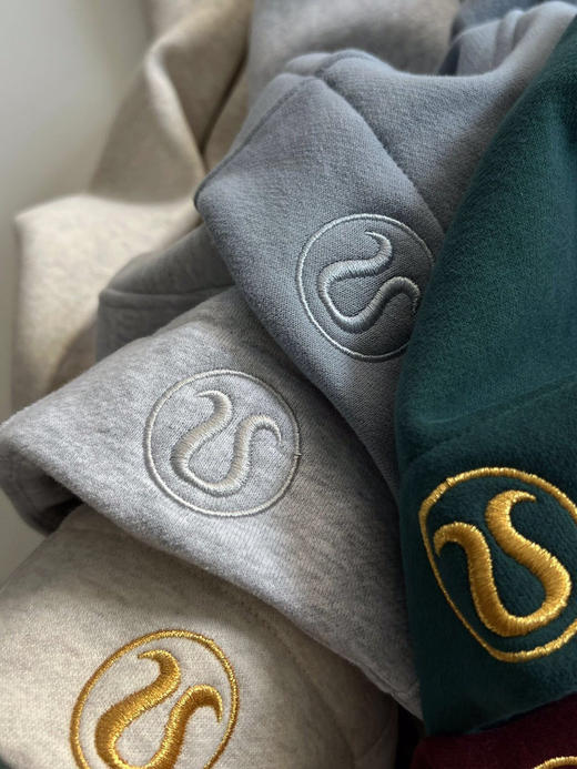 修身款！lu家Scuba全拉链微绒连帽卫衣！表面磨毛+内里抓绒质感！标牌齐全❗出入专柜无压力！经典王牌色系，不用搭配就能出片的卫衣！✅腰身竖坑条针织螺纹，纤腰显瘦!! 商品图3