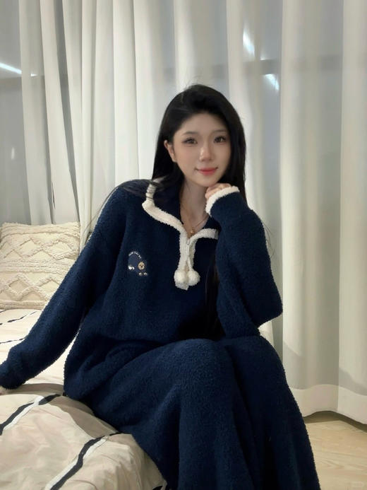 【小熊同款】2025新款睡衣女秋冬加厚翻领高领保暖家居服套装
云感暖融融半边绒 绵密松软 商品图12