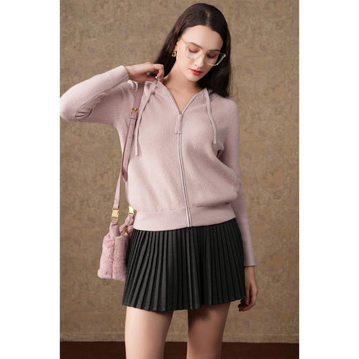 【两色可选】乔万尼冬新品绵羊毛开衫连帽休闲纯色减龄简约针织衫EI4M635 商品图2