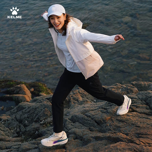 卡尔美春季新款城市野营系列女士梭织外套 商品图1