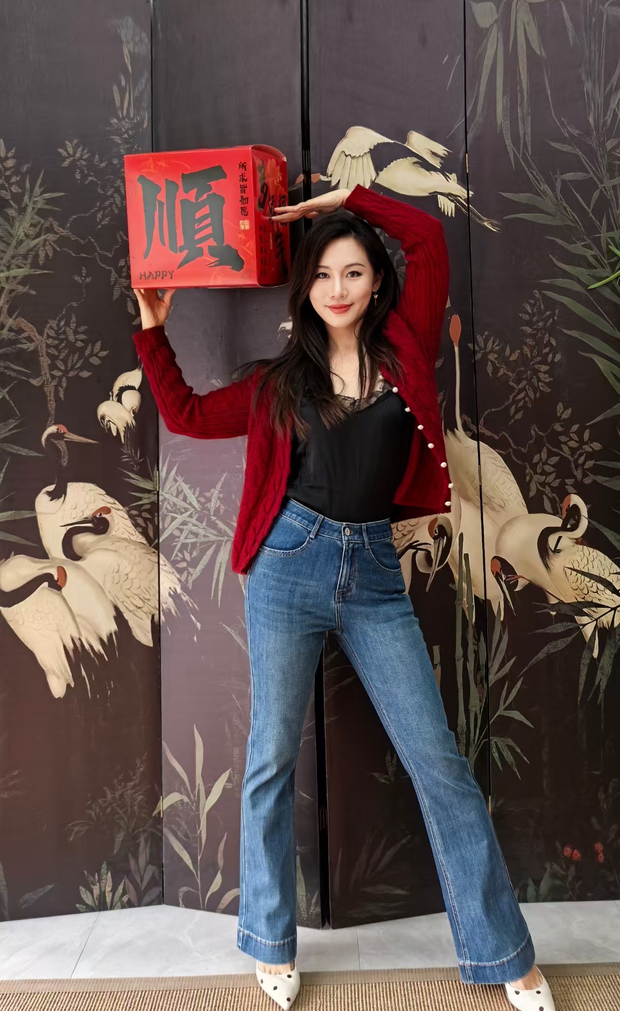 逸红颜明月优选#女王微喇牛仔裤『岚畔』超舒适四面弹，宽边裤脚显高显瘦，又好看出新高度了！