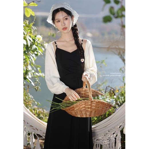 【6折秒杀】鹿向南「春拟情书」黑色吊带连衣裙L52807 商品图0