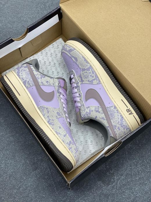 福利来袭!! 过年该买新鞋咯~ 蛇年限定Nike Air Force 1 Low  蛇鳞紫灰 颜色超美，经典空军版型 百搭不挑人 原楦头原纸板 打造纯正空军版型 商品图8