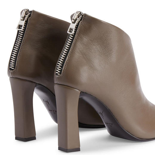 Giuseppe Zanotti 女士柔软皮革高跟短靴 浅棕色 I470020003 商品图3