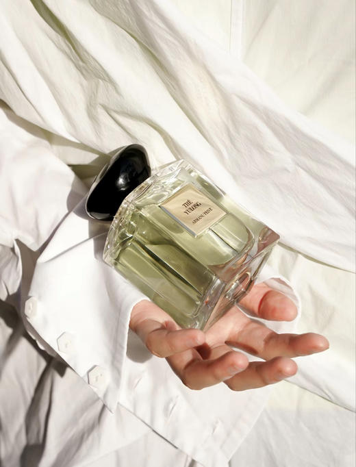 【阿玛尼玉龙茶香水】众所周知王嘉尔真的巨巨巨巨巨香 离远远都能闻到 连健身完都是香香的 是什么香味呢??答案是:阿玛尼高定私藏香水一玉龙茶香 商品图0