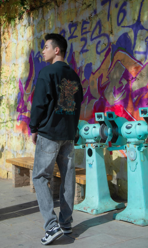 S510111107夸张印花联名长袖T恤 商品图3