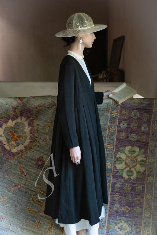 Sugri 裸色古董珠绣圆顶网纱帽 商品图7