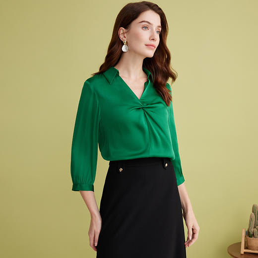 EITIE爱特爱2025春季新款高级感气质V领直筒显瘦纯色七分袖衬衫上衣A2513523 商品图3