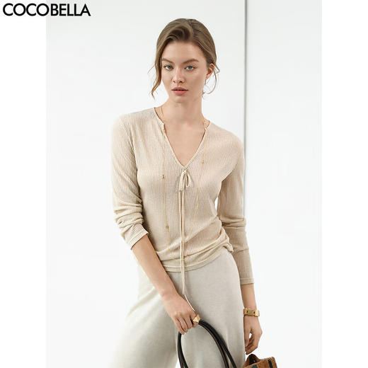 COCOBELLA亲肤微透视抽褶针织衫25春飘带装饰V领打底衫MZ3191 商品图2