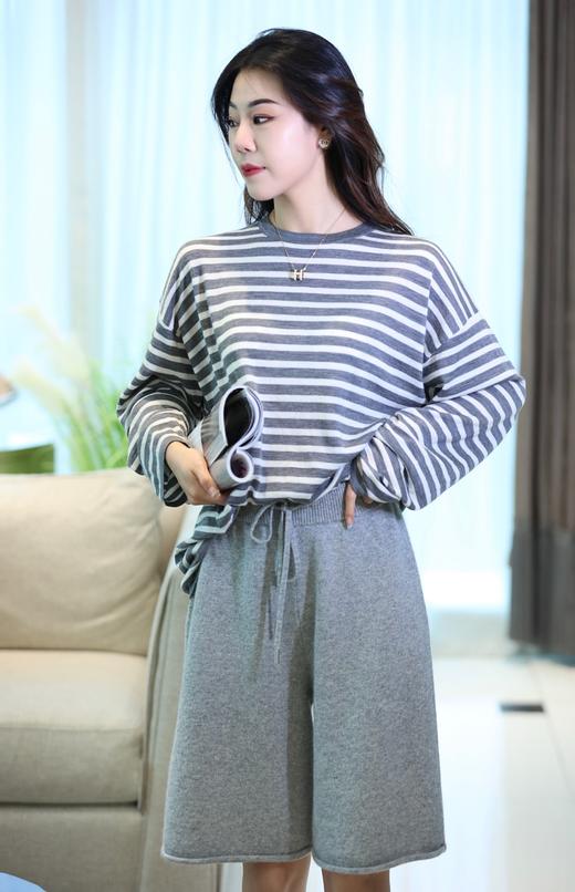 青春减龄 | 羊绒羊毛混纺春款条纹廓形针织衫 均码 商品图3