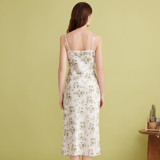 EITIE爱特爱优雅气质通勤显瘦印花荡领开叉吊带连衣裙2025春季新款A2507517 商品图4