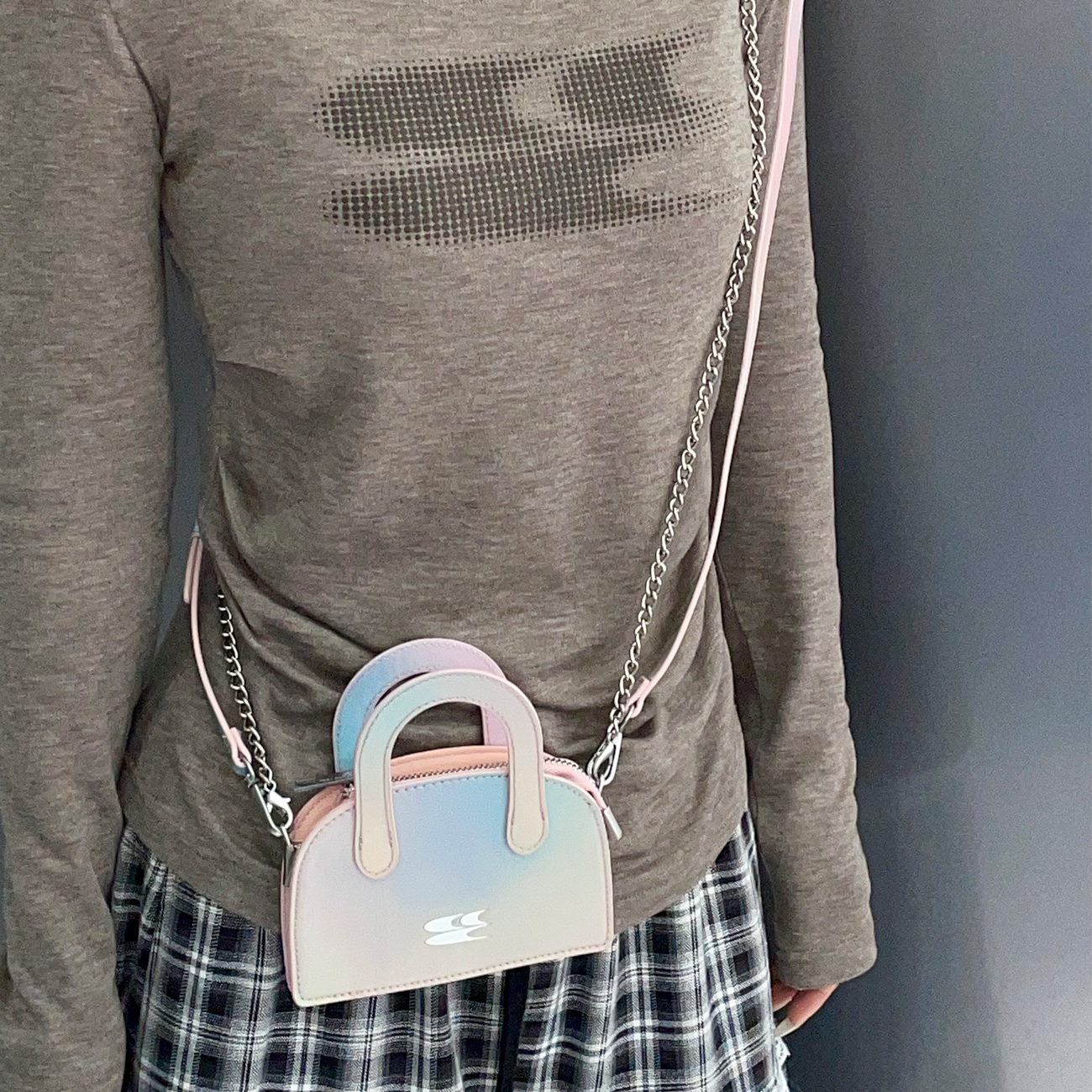 Crying Center 被压扁的超小波士顿渐变色卡包斜挎包 哭喊中心