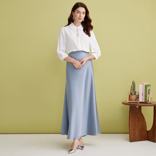 EITIE爱特爱长款及踝垂坠缎面高腰显瘦高级感百搭纯色半身裙2025春季新款A2506513 商品图3