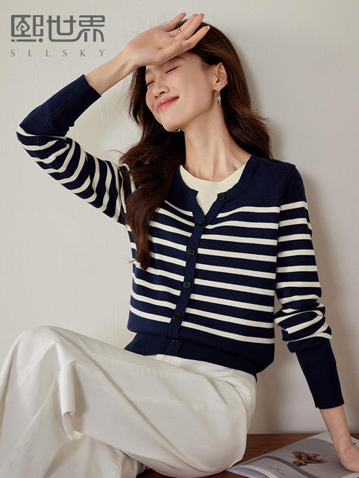 【专属特价】熙世界学院风黑白条纹针织衫女2025年春季新款长袖假两件套头上衣 商品图0