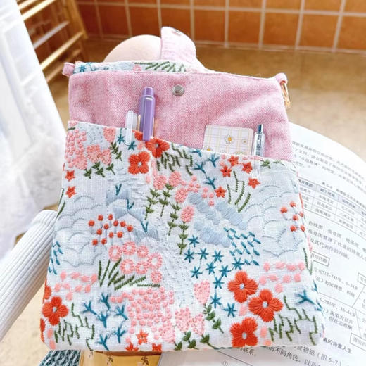 裁缝学苑AQ414笔袋笔记本二合一收纳包纸样新款单肩手机包A5书本收纳袋样板 商品图6
