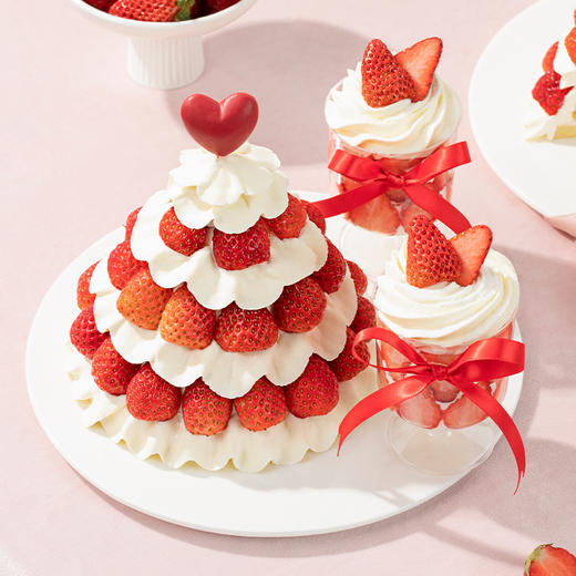 【浓情草莓恋曲】一颗颗娇艳的红草莓陷落细腻的雪域奶油中，交织出爱的浓情恋曲（昆明+安宁幸福西饼） 商品图1