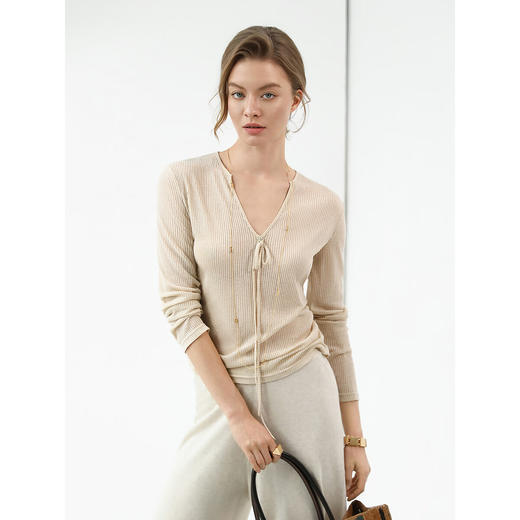 COCOBELLA亲肤微透视抽褶针织衫25春飘带装饰V领打底衫MZ3191 商品图1