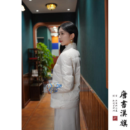 【踏雪】新中式刺绣羽绒服国风外套白鸭绒偏襟复古文艺民族风保暖外套 商品图3