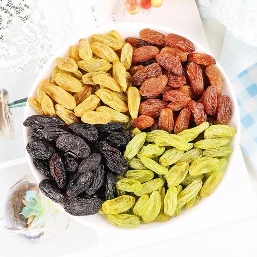 新疆多彩葡萄干 一把尝尽吐鲁番4种风味 自然晾晒 果大饱满 商品图3