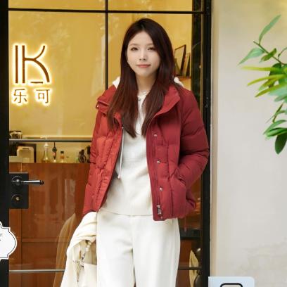 XL1臣禾翻领短款绗缝羽绒服 JZ244070715 商品图0