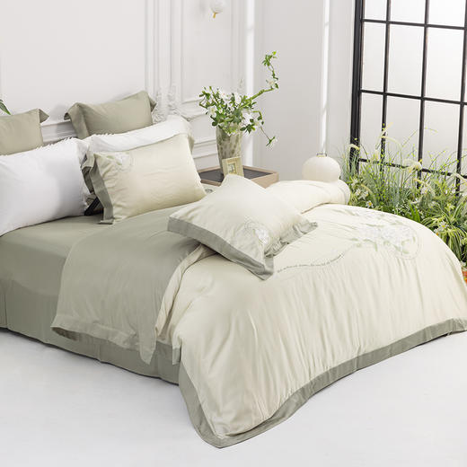 多喜爱 进口60S兰精天丝四件套-叶语花开 莱赛尔纤维 60S高密天丝细腻柔软精美刺绣优雅浪漫专利床单礼盒包装 商品图3