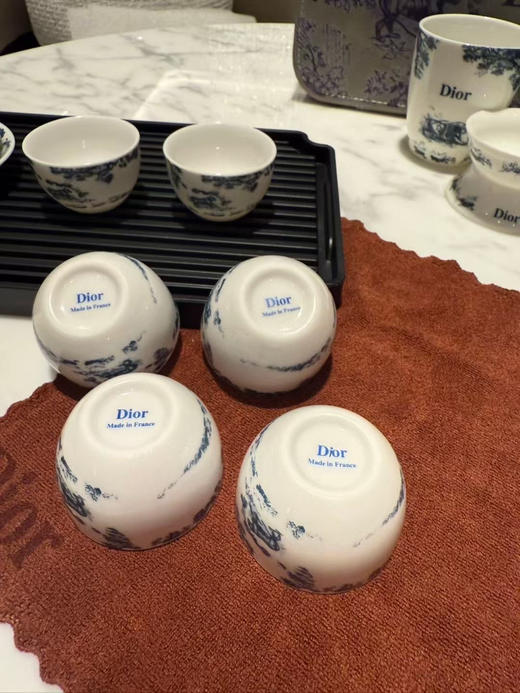 重磅来袭，高端茶具套装，原单Dior动物系列，送礼佳品，杯身晶莹剔透温柔如玉，非常有收藏价值的一套茶具，生活真的得充满仪式感。 商品图12