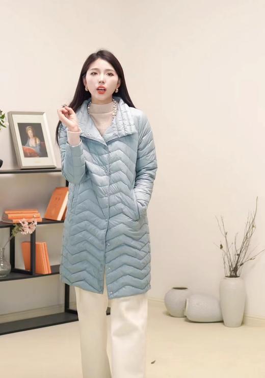 L115以内 臣禾 【雾霾蓝轻薄羽绒】绗缝长款羽绒服9241070152 商品图2