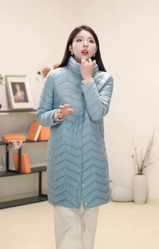L115以内 臣禾 【雾霾蓝轻薄羽绒】绗缝长款羽绒服9241070152 商品图3