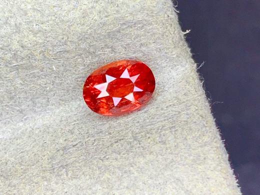 1.03ct刻面帕帕拉恰蓝宝石裸石 商品图3