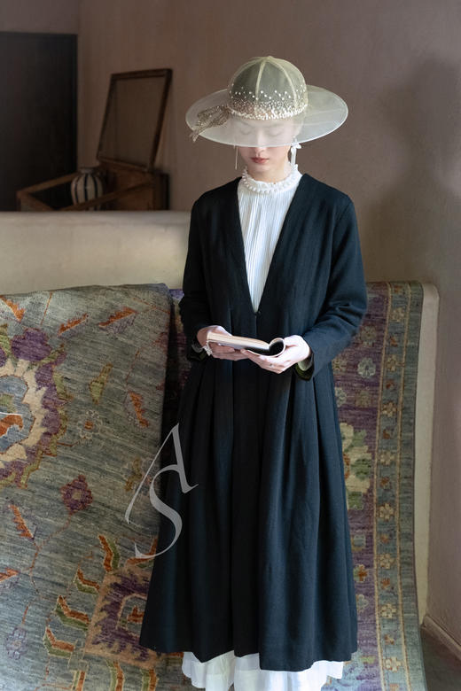 Sugri 裸色古董珠绣圆顶网纱帽 商品图3