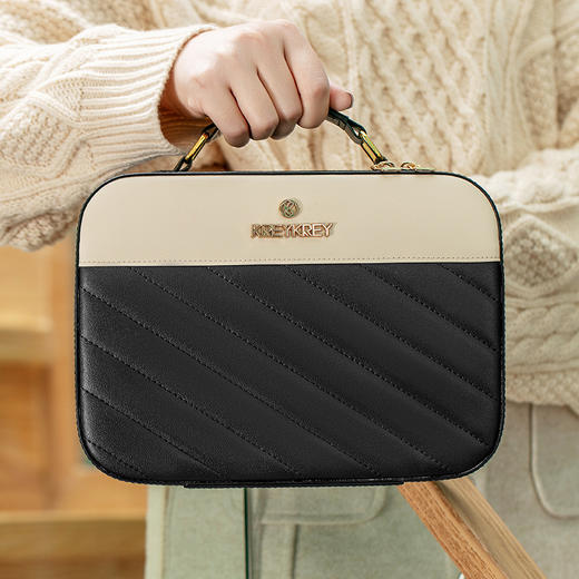 【多功能大容量化妆品收纳盒】网红爆款大小号化妆箱大容量便携式化妆品收纳盒护肤品收纳包 商品图3