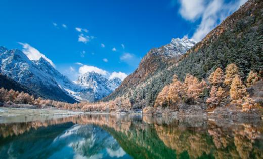 【毕棚沟｜阿佧迪私汤度假酒店｜周末（除节假日）不加价】
♨️川西泡温泉滑雪下榻优选 感受藏羌风情
🏔️邂逅”川西小瑞士”，打卡理小路
🌟准五星标准打造，自然美景与奢华体验 商品图8