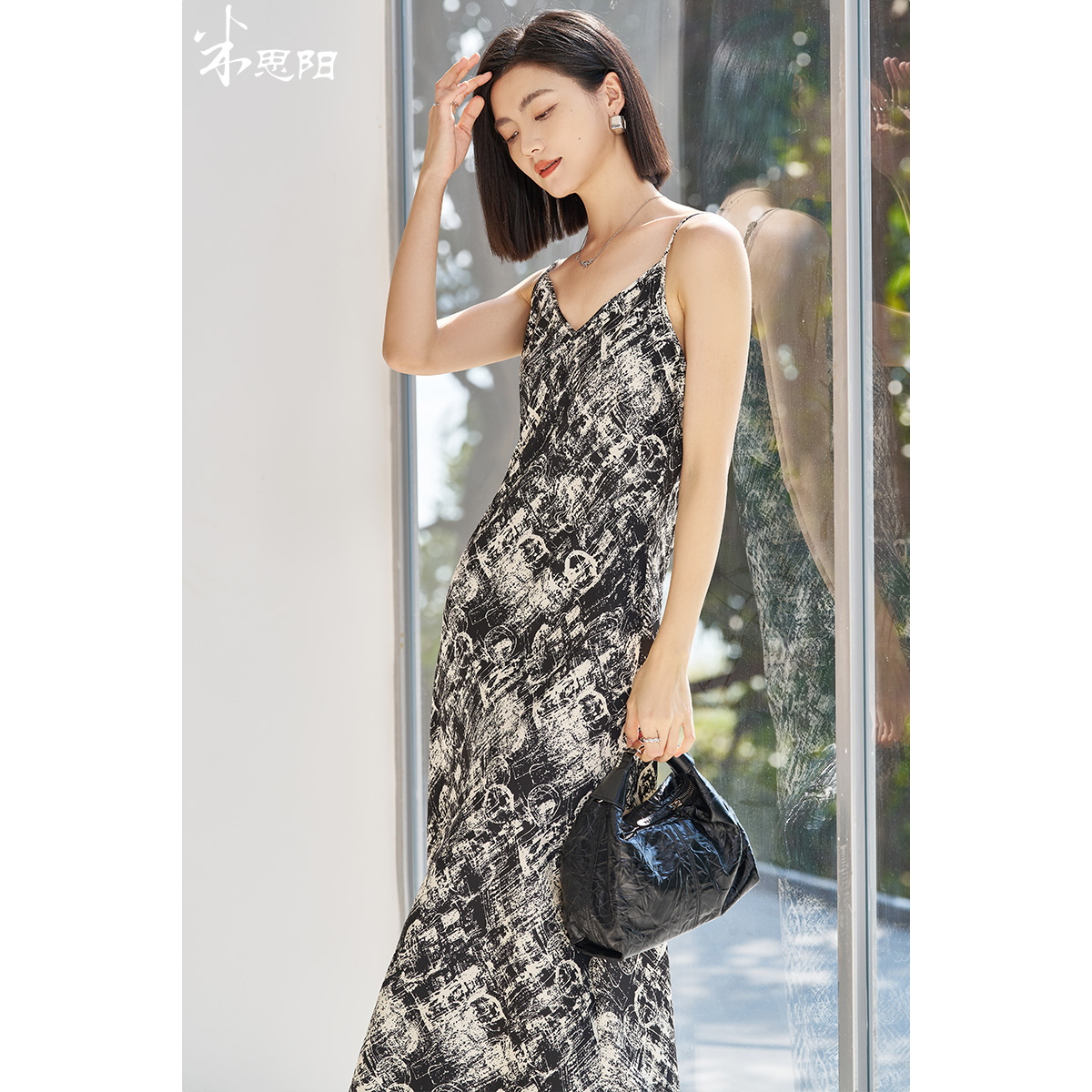 剩S/M 米思阳2026春季新款知性优雅吊带连衣裙设计感印花内搭裙子4978