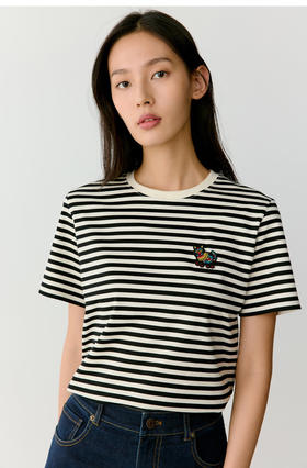 黑白条水柔棉针织布T恤 中国新年胶囊系列 撷取剪纸元素 经典圆领设计 黑白条纹简约大气 全棉面料 手感柔软舒适 精致瑞兽刺绣 直筒版型遮肉显瘦