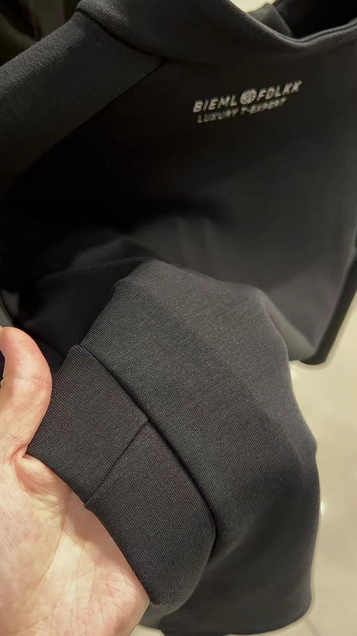 正品比音勒芬，最强半拉链，王牌到货

功能性纱线面料，混纺弹力纤维，裸身穿更舒适！！！

轻运动，立体裁剪，挺括修身，真有型！

纯正品，内外双重针织，舒适由内而外，M-3XL 商品图6