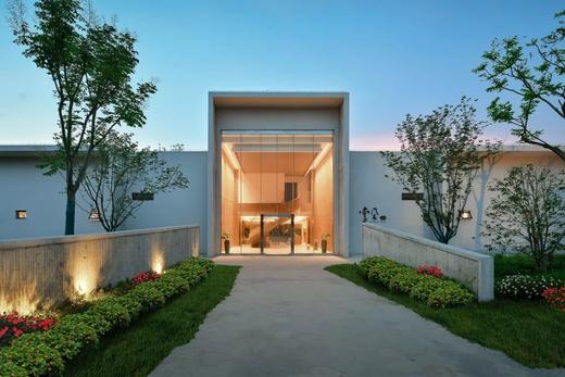 ★老友聚★￥499起/人【无锡阳山花间堂·桃花岛】隐于桃花岛的宝藏酒店！连住2晚花之雅居，早餐+2顿正餐，壹朵汤温泉不限次畅泡！满4人赠免费棋牌1次！享花间小日子活动~有效期至2026年3月31日 商品图0