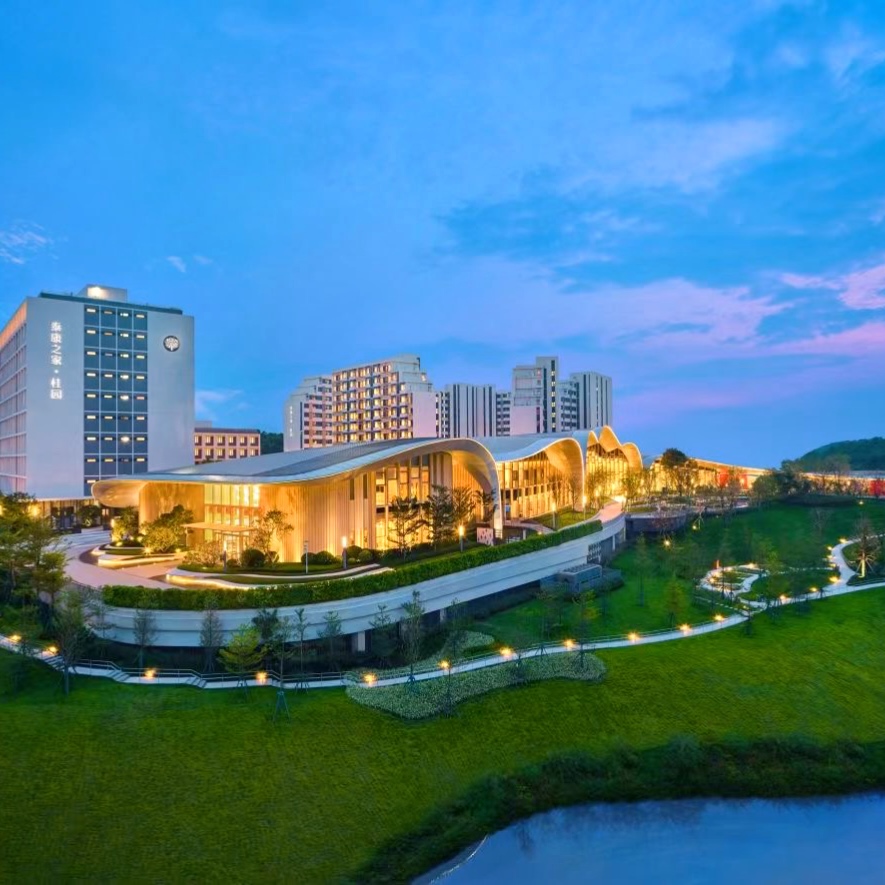 【踏春游山水】广西南宁泰康之家·桂园山水秘境旅居￥499起/单人3晚，2人起订，旅居长寿之乡，壮乡桃花源，市区好位置，全年有效