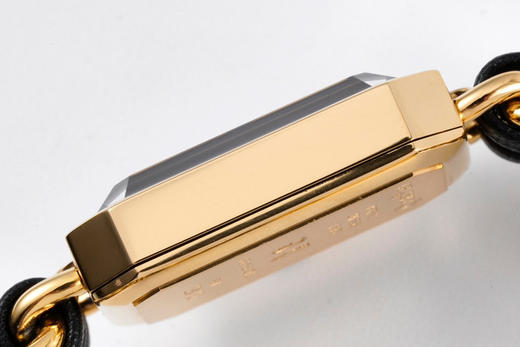 『原单货』BV Factory 香奈儿Chanel Premiere系列腕表
1987年灵感源自巴黎芳登广场的轮廓
中古方糖
1⃣️表径：26.1X20毫米，搭配正品一致的定制版一体机芯，正品原版开模 商品图5