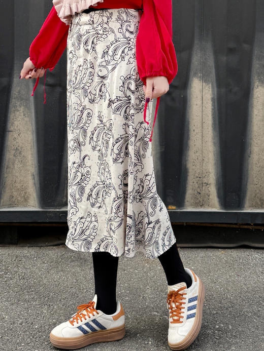 TYNVIE 分层腰部A字型中长裙-白色印花 商品图1