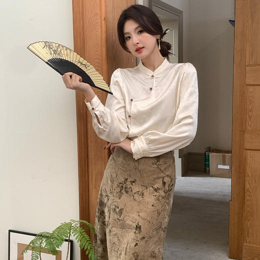 西遇新中式立领长袖衬衫新款国风斜门襟吊珠盘扣内搭上衣10340127 商品图0