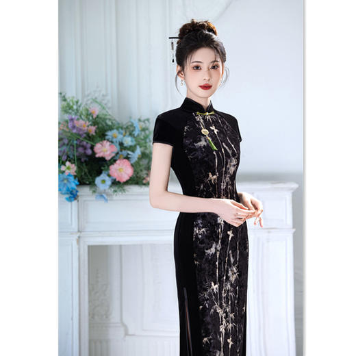 GX加长走秀款印花绒短袖旗袍2025春夏新款改良拼接新中式大码旗袍裙 商品图2