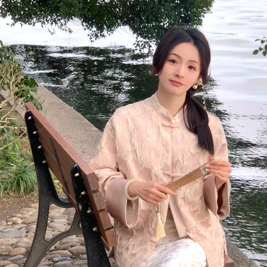 金蘑菇菇 桃之夭夭 灼灼其华/新中式外套 重工双绣缎面万针刺绣 商品图5