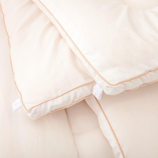 多喜爱 甄芯暖意大豆加厚冬被 蓬松柔软 磨绒面料柔软亲肤 科学配比 加厚暖感 分区绗缝设计织带工艺无纺布袋包装 商品图4