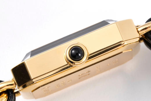 『原单货』BV Factory 香奈儿Chanel Premiere系列腕表
1987年灵感源自巴黎芳登广场的轮廓
中古方糖
1⃣️表径：26.1X20毫米，搭配正品一致的定制版一体机芯，正品原版开模 商品图4